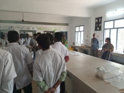 HAND-ON-TRAINING-ON-LABORATORY-ANIMALS-HANDLING-BLOOD-WITHDRAWAL-TECHNIQUES(3)